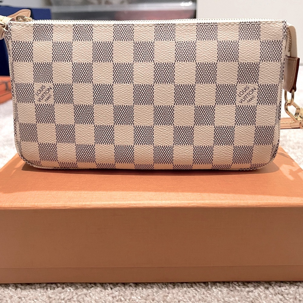 Louis Vuitton Damier Azur canvas Pochette Accessoires